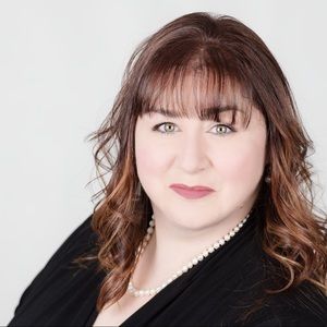 Meet your Posher, Hilary